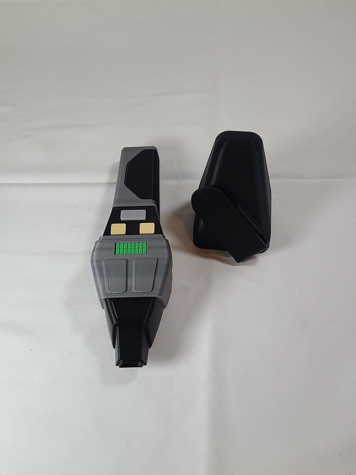 Cobrahead Phaser Replica with Display Stand & Nameplate | Sci-Fi Prop | 3D Printed Collector Display