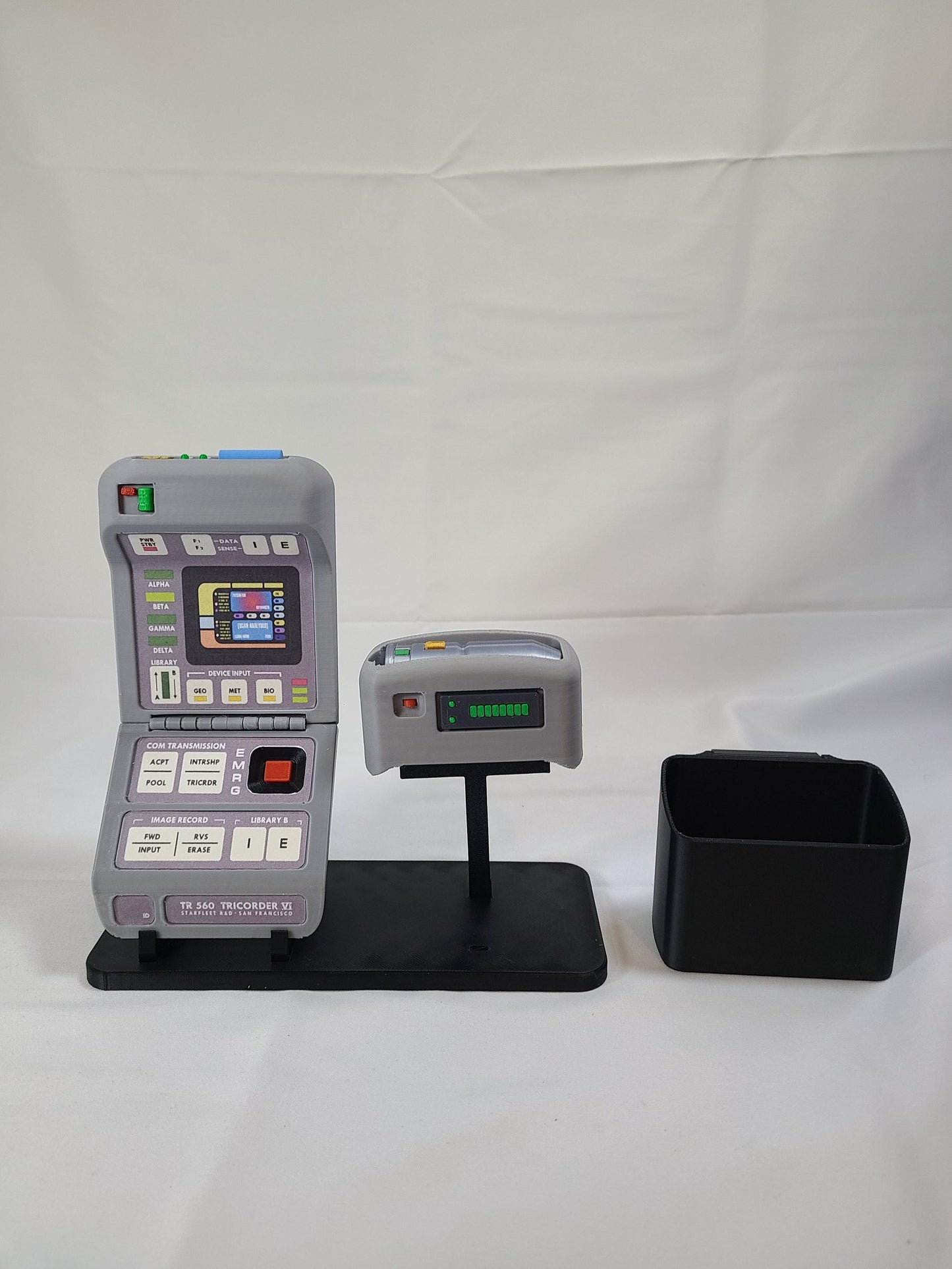 3D Printed TR-560 Tricorder Prop • Sci-Fi Cosplay, Fan Collectible