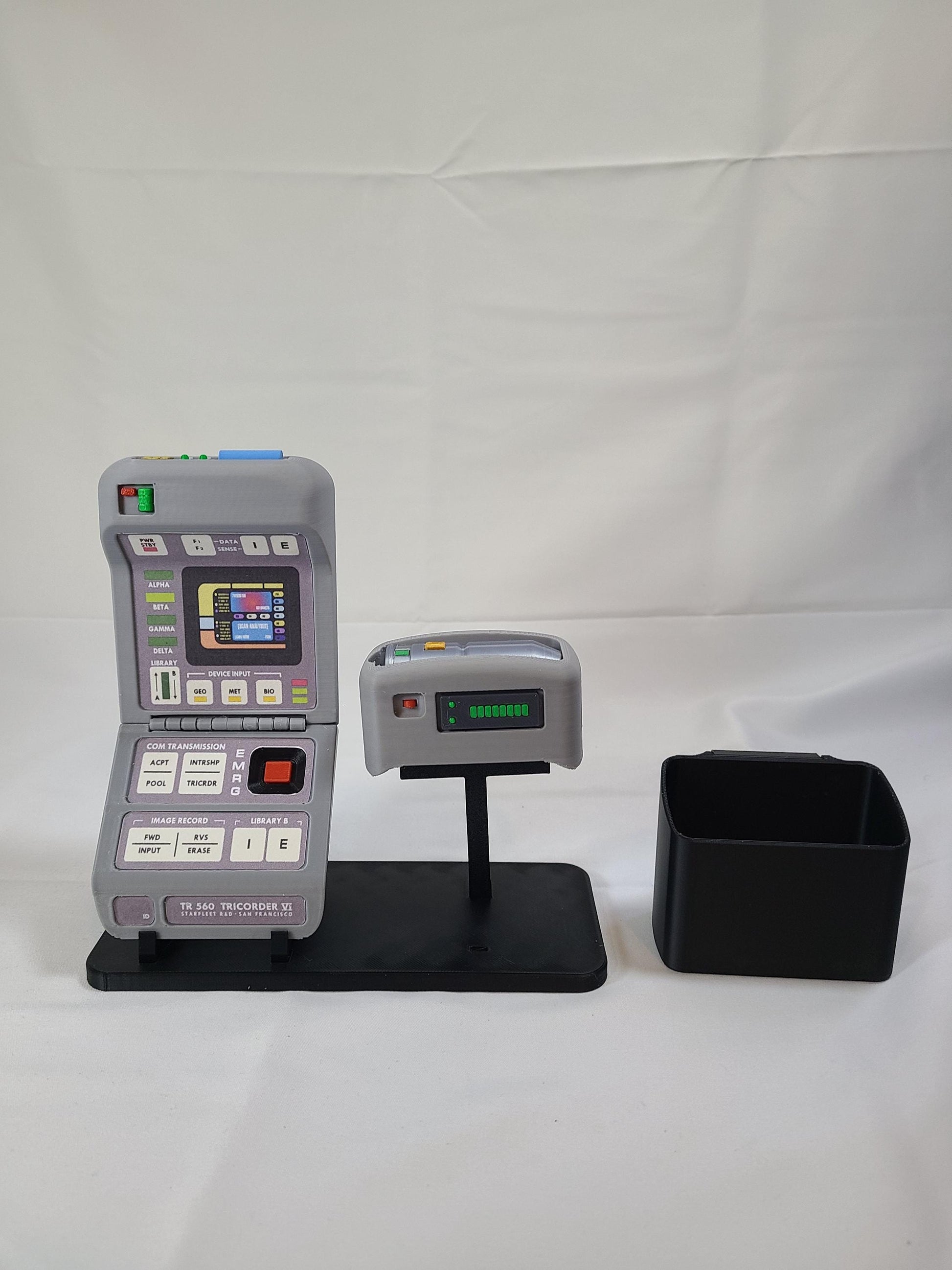 3D Printed TR-560 Tricorder Prop • Sci-Fi Cosplay, Fan Collectible