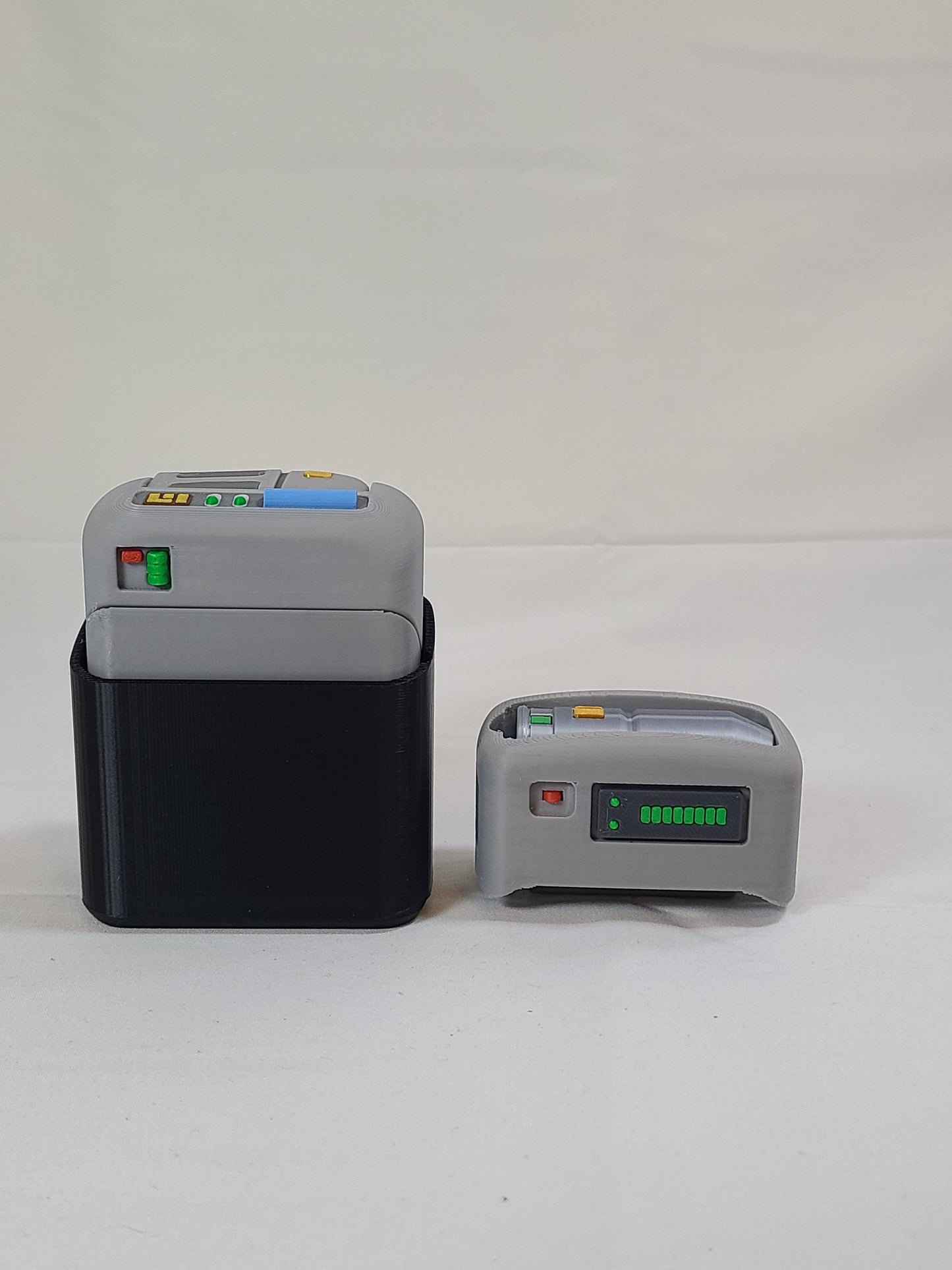 3D Printed TR-560 Tricorder Prop • Sci-Fi Cosplay, Fan Collectible