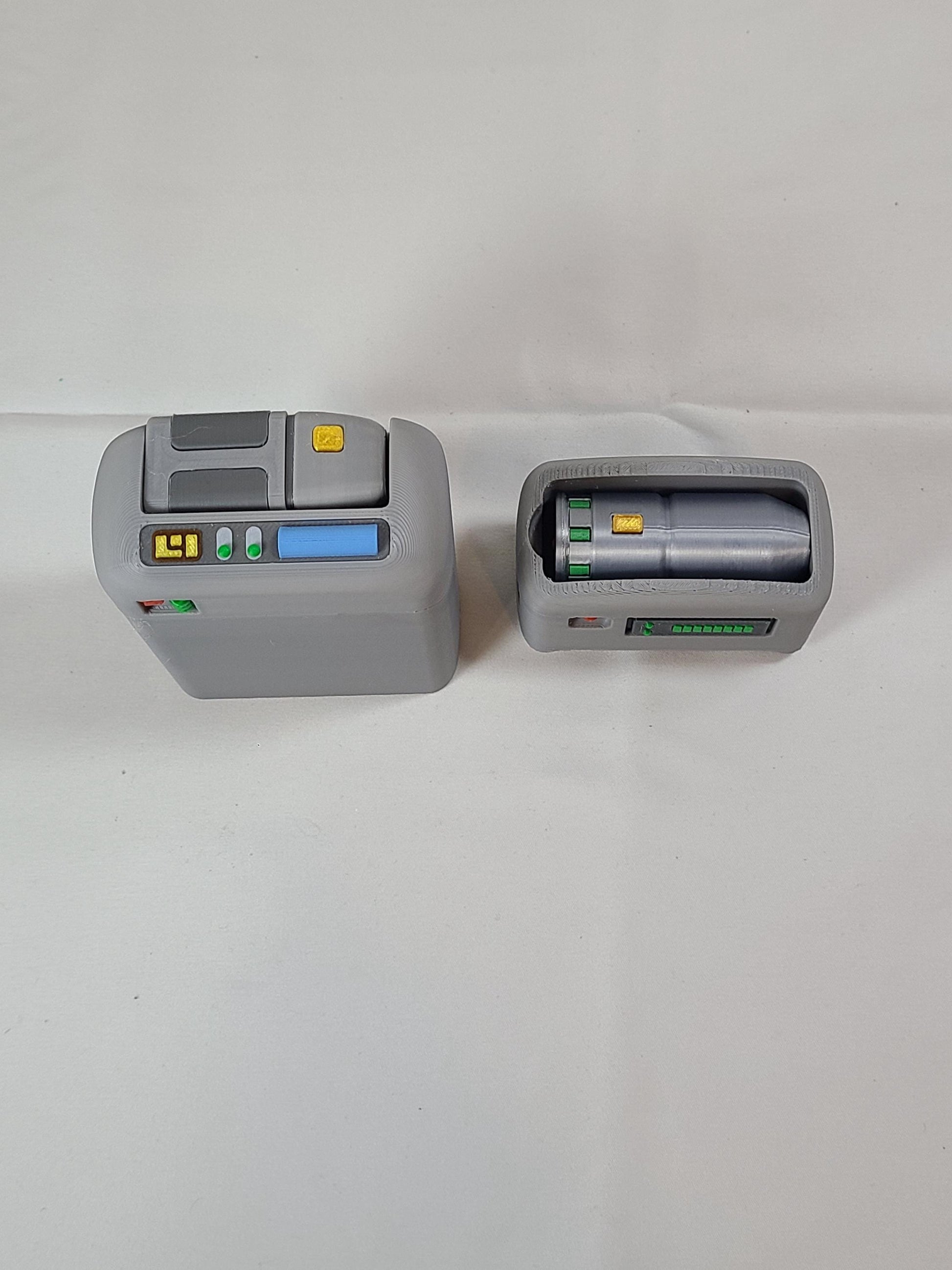 3D Printed TR-560 Tricorder Prop • Sci-Fi Cosplay, Fan Collectible