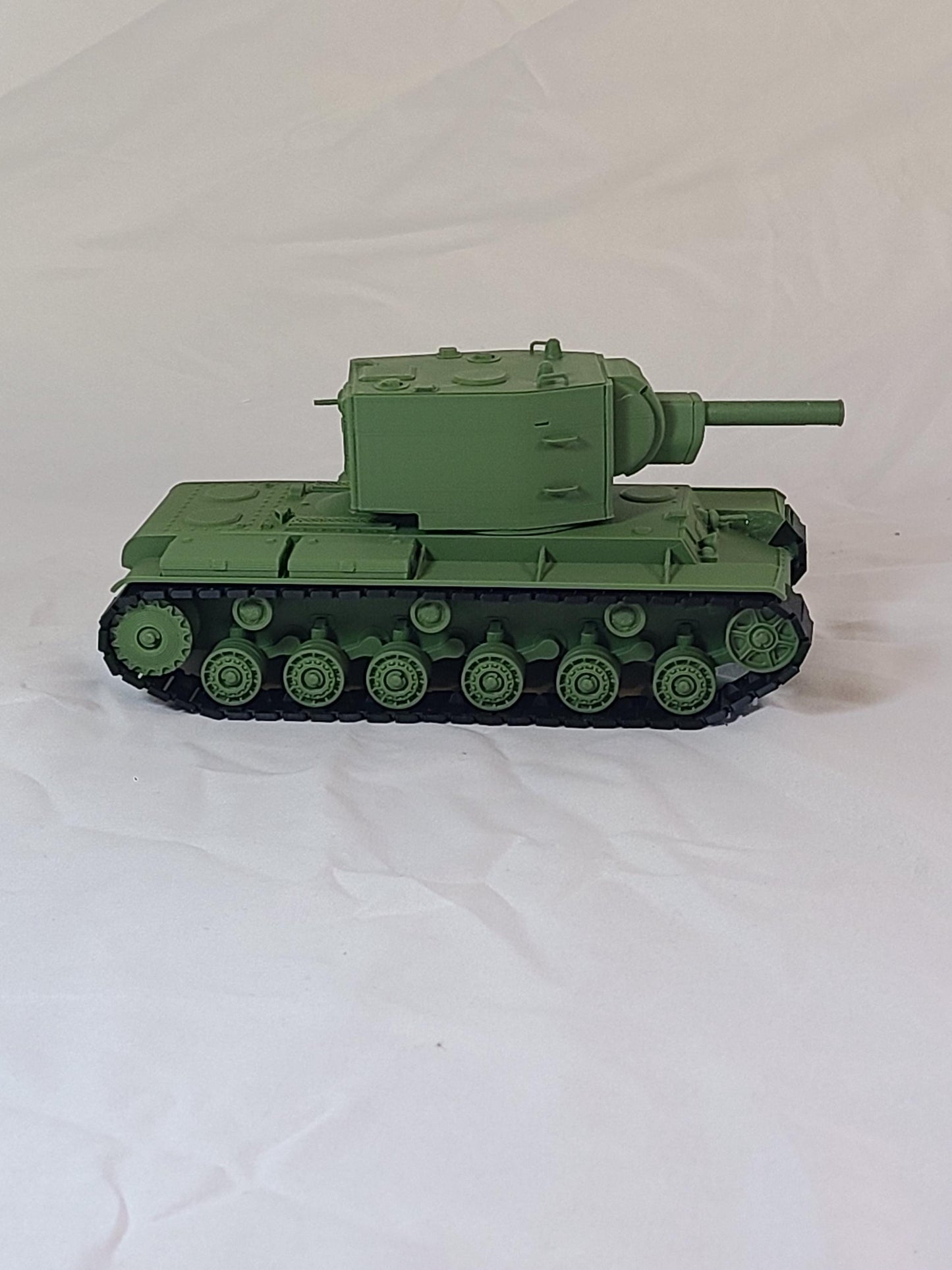 KV-2 Heavy Tank Model | 1:35 Scale, Working Tracks