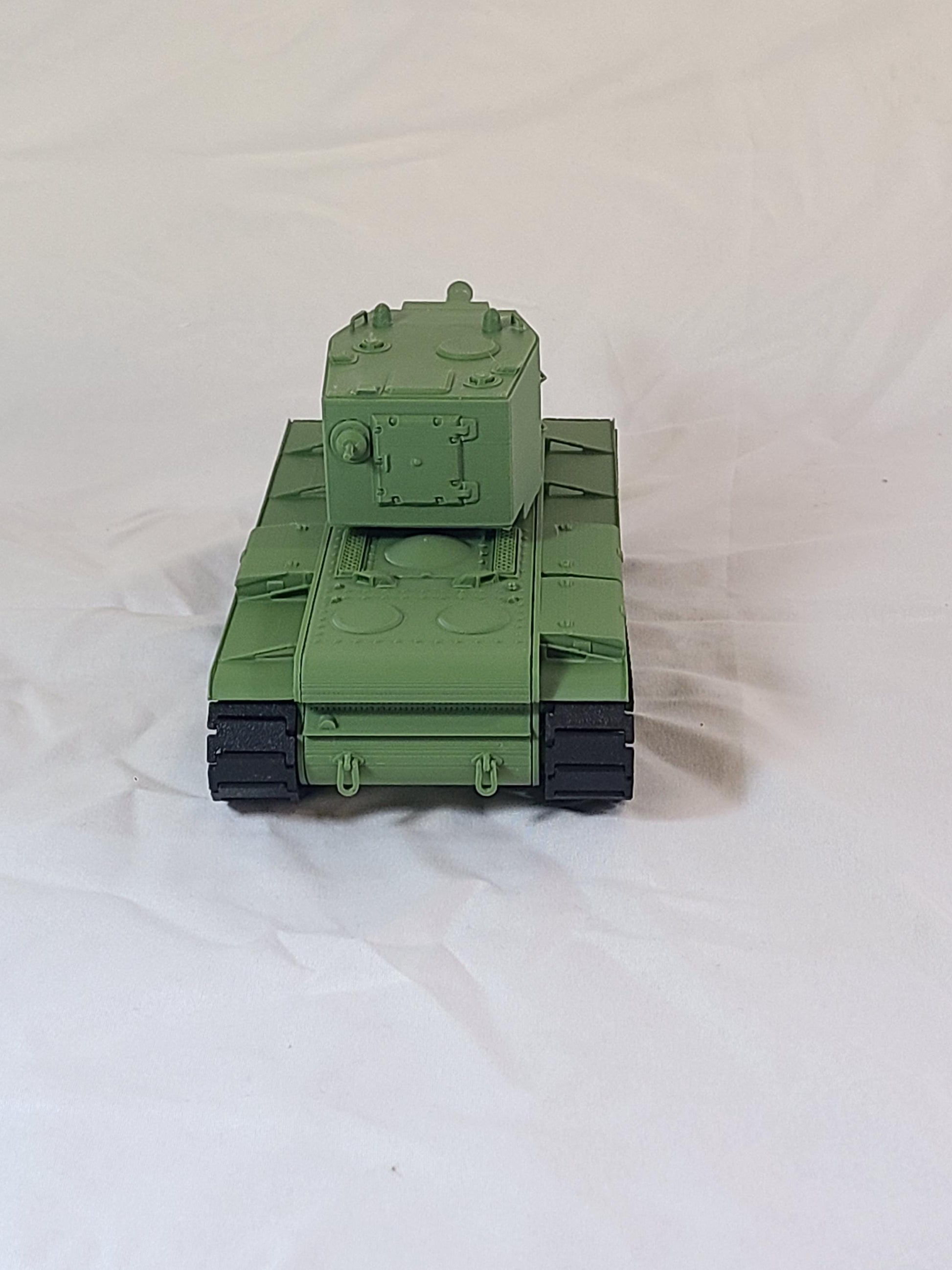 KV-2 Heavy Tank Model | 1:35 Scale, Working Tracks