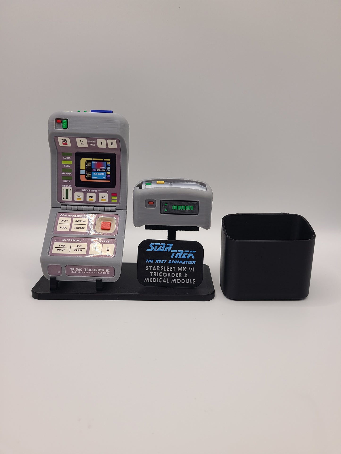 3D Printed TR-560 Tricorder Prop